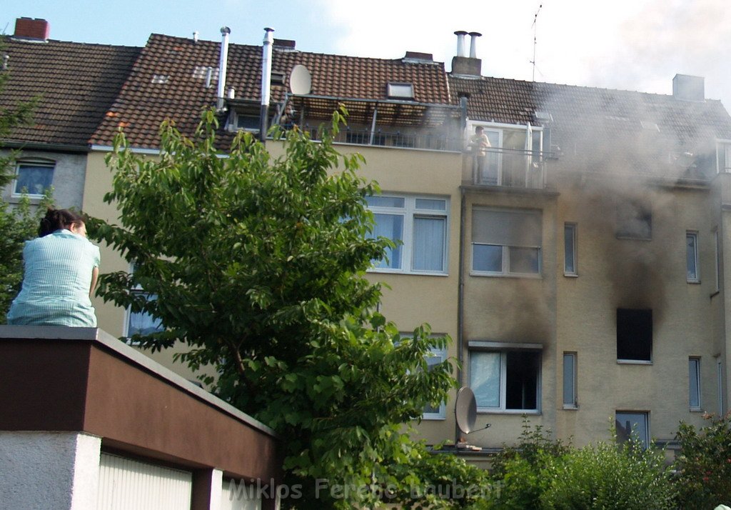 Brand Wohnung mit Menschenrettung Koeln Vingst Ostheimerstr  P011.JPG